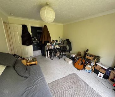 1 bedroom flat to rent - Photo 2