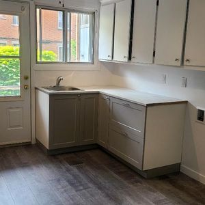 Beau 4 1/2 - Saint-Michel - Photo 2