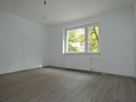 *** Modernisierte 2-Raumwohnung mit Loggia! *** - Photo 4