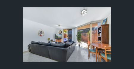 BEACHSIDE 2-BEDROOM APARTMENT - Photo 2