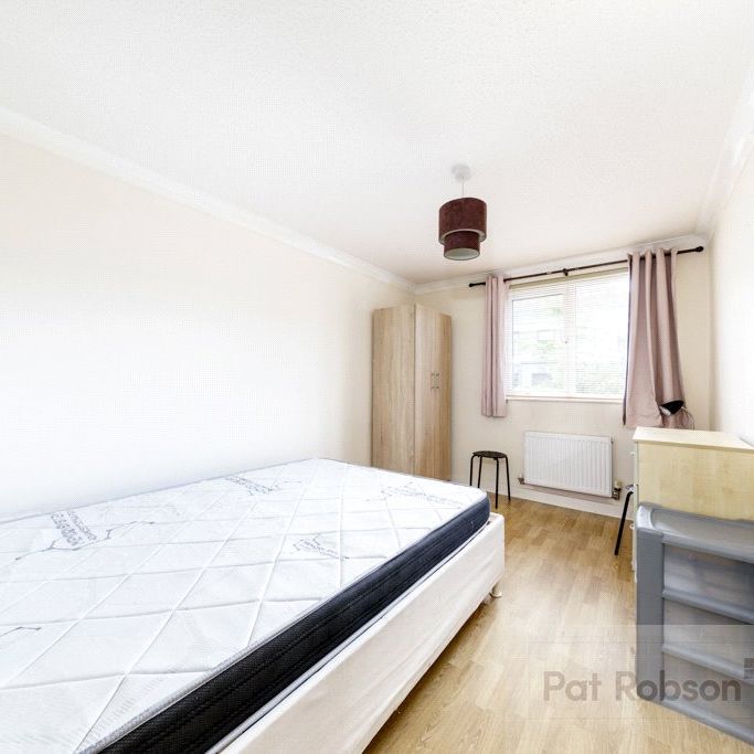 Chillingham Road Flat 4, Newcastle Upon Tyne - Photo 1