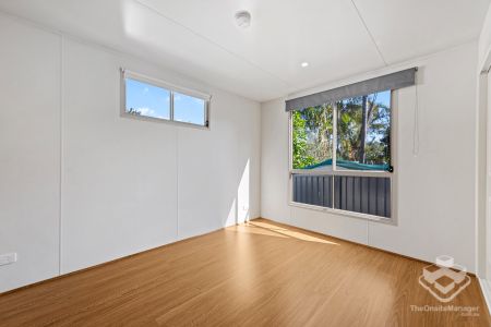 Comfortable Family Living in the Heart of Shailer Park - Photo 5