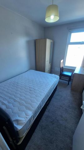 5 bedroom terraced house to rent - Photo 2