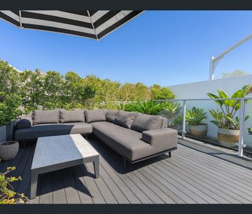 Architecturally Designed Luxury Residence in the Heart of Queens Park - Photo 5