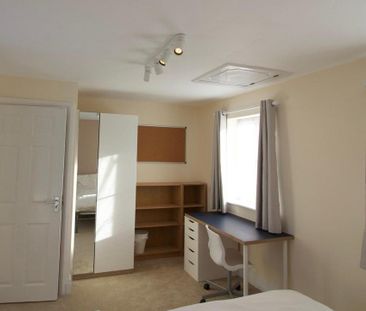 4 bedroom townhouse to rent - Photo 1