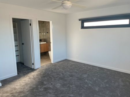 15 Springdale Rise, Highton, VIC, 3216 - Photo 3