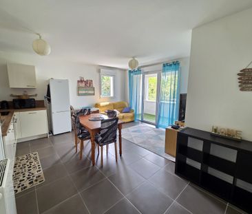 Location Appartement 3 pièces 57m² LA ROCHELLE 17000 - Photo 2