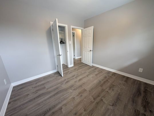 Bright and Comfortable 3-Bedroom Unit in Niagara Falls! - Photo 1