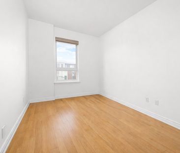 50 Rue Barnett, Dollard-des-Ormeaux, QC H9G - Photo 1