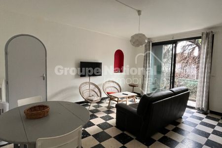 CHATEAURENARD - Appartement meublé avec extérieur et place de parking - Photo 4