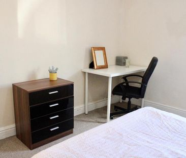 2 bedroom private hall to rent - Photo 3