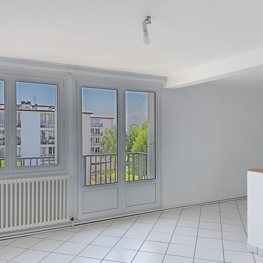 Location Appartement 4 pièces 72m² COUTANCES 50200 - Photo 1