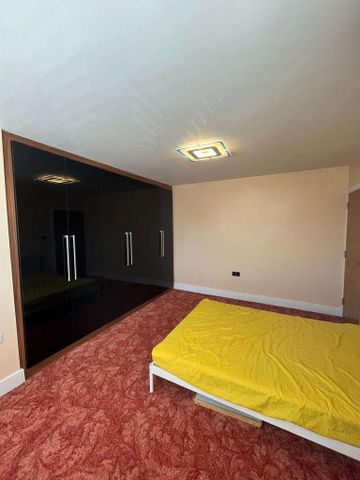 1 bedroom in a house share to rent - Photo 3