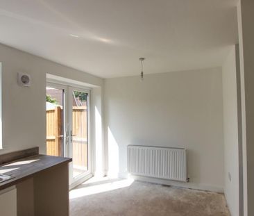 3 bedroom terraced house to rent - Photo 6