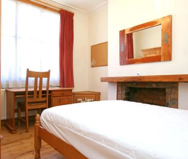 4 bedroom terraced house to rent - Photo 3