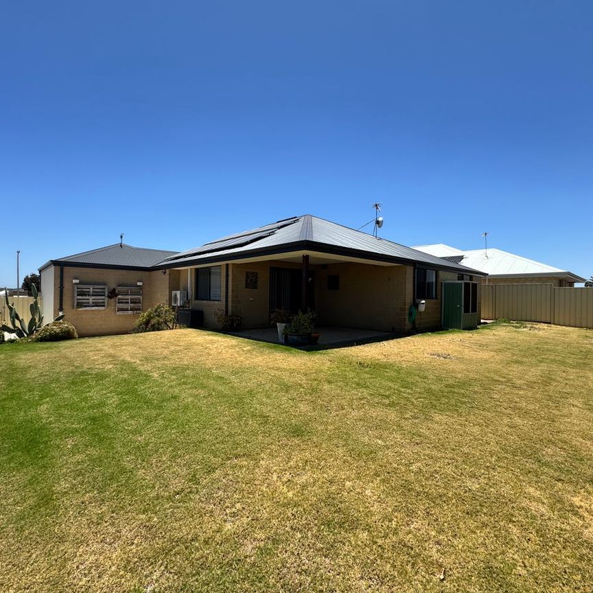 Stunning Family Home in Sunset Beach - Photo 1