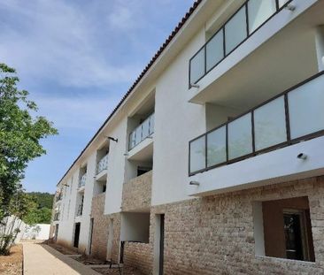 T2 AVEC BALCON ET DEUX PARKINGS - Photo 2