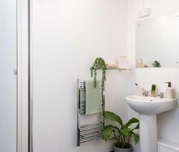1 bedroom private hall to rent - Photo 6
