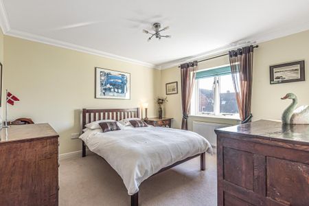 3 bedroom detached house to rent - Photo 4