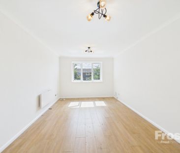 Walpole Road, Slough, Berkshire,SL1 - Photo 2