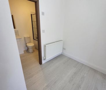 2 Bed Flat, The Avenue, SO17 - Photo 3