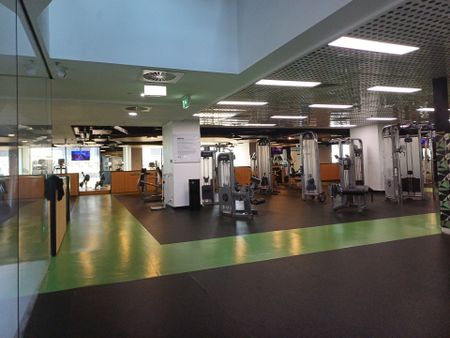 Contemporary 1 Bedroom Apartment in Central Park Complex - Photo 2