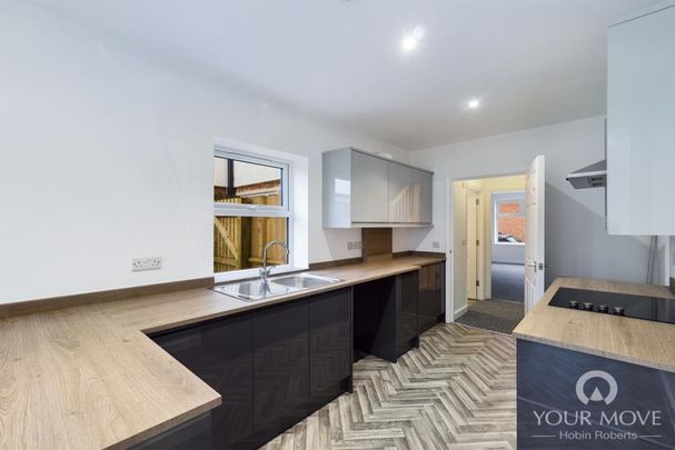 4 bedroom terraced house to rent - Photo 1