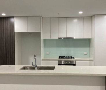 luxury size 1 bedroom unit with a big island kitchen and a big balcony - Photo 6