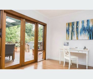 City Fringe Living! - Photo 3