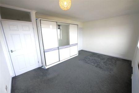 2 bedroom maisonette to rent - Photo 2