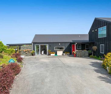 Modern family home - Photo 2