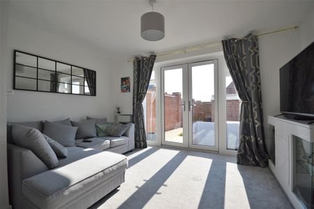 2 bedroom semi-detached house to rent - Photo 3