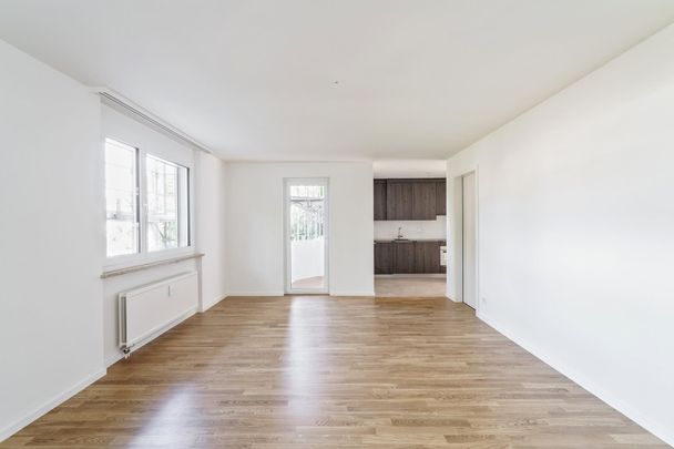 Helle, moderne Wohnung am Schloss Binningen - Foto 1