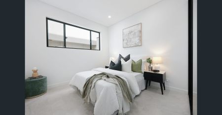 Stunning Brand New 5 Bedroom Home! - Photo 2