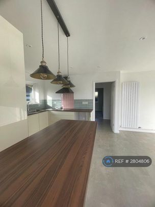 2 bedroom bungalow to rent - Photo 1