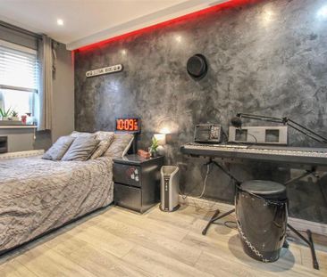 4 bedroom townhouse to rent - Photo 2