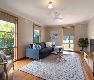 Quiet home with large shed in California Gully - Photo 1