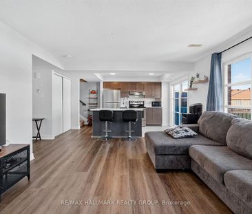 Lovely stacked 2 bedroom, 1.5 bathroom condo - Photo 5