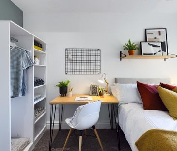 1 bedroom in a house share to rent - Photo 2