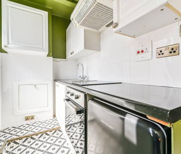 Studio to rent - Photo 1