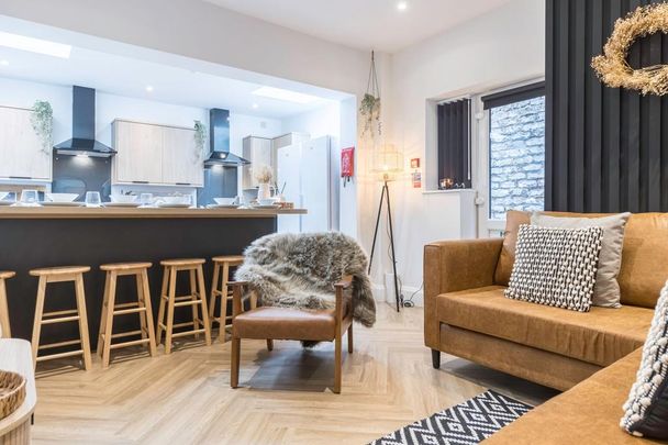 1 bedroom in a house share to rent - Photo 1