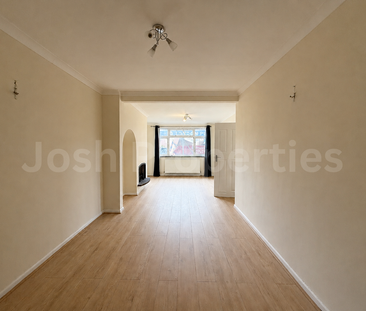 3 bedroom end of terrace house to rent - Photo 1