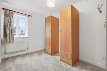 2 Bedroom Flat - Photo 4