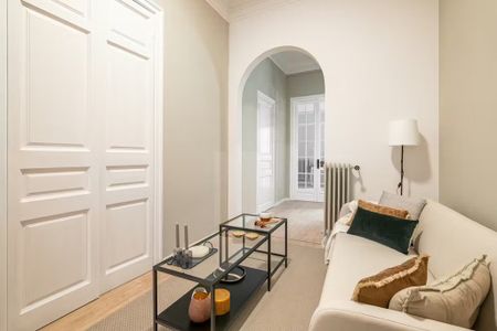 Carrer de Balmes, Barcelona, Catalonia 08006 - Photo 3