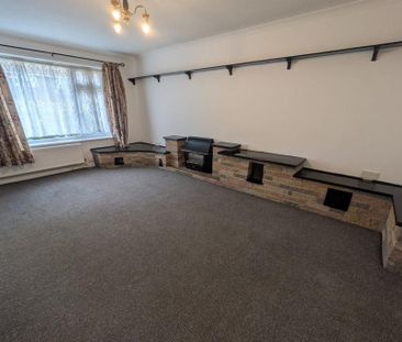 2 bedroom semi-detached bungalow to rent - Photo 2