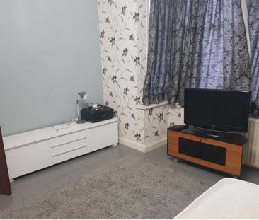 1 bedroom semi-detached house to rent - Photo 3