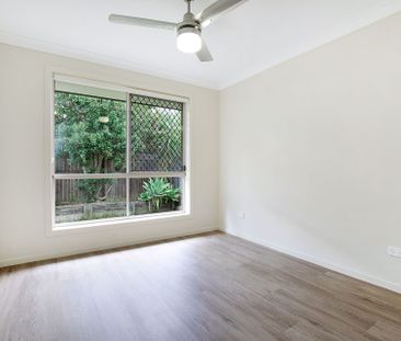 Inviting 4-Bedroom Residence with Modern Comforts - Photo 5