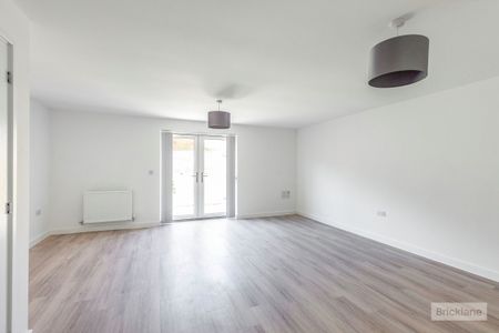 Shale Meadow, Wellingborough - Photo 2