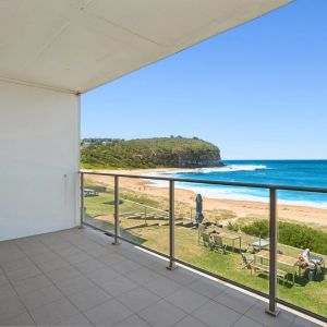 Stylish and Sophisticated Beachside Apartment - Photo 2