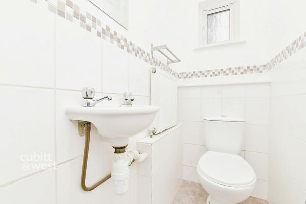 2 bedroom maisonette to rent - Photo 1